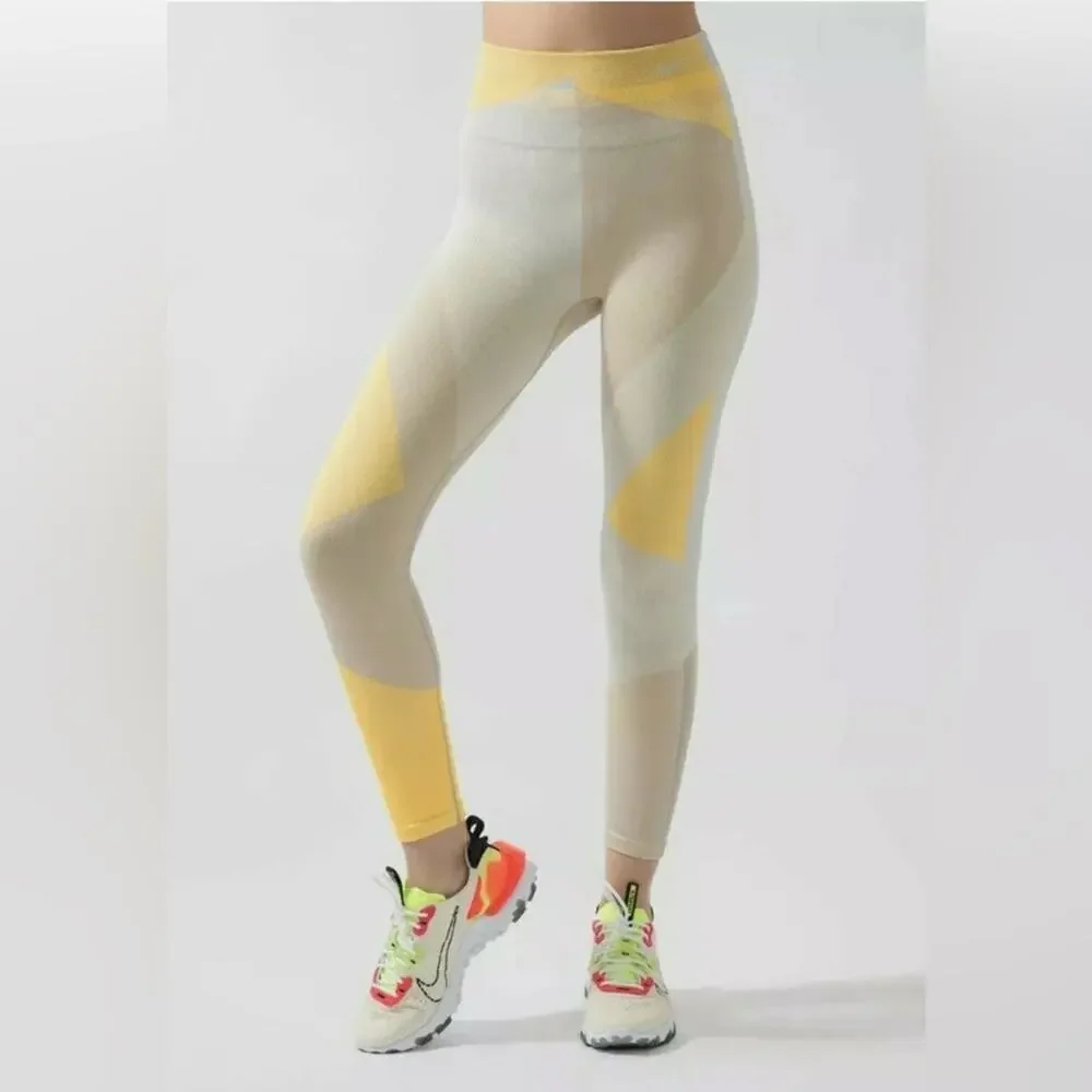 NIKE Sculpt LUX ICON CLASH Seamless 7/8 Training Knit Leggings yellow colorblock